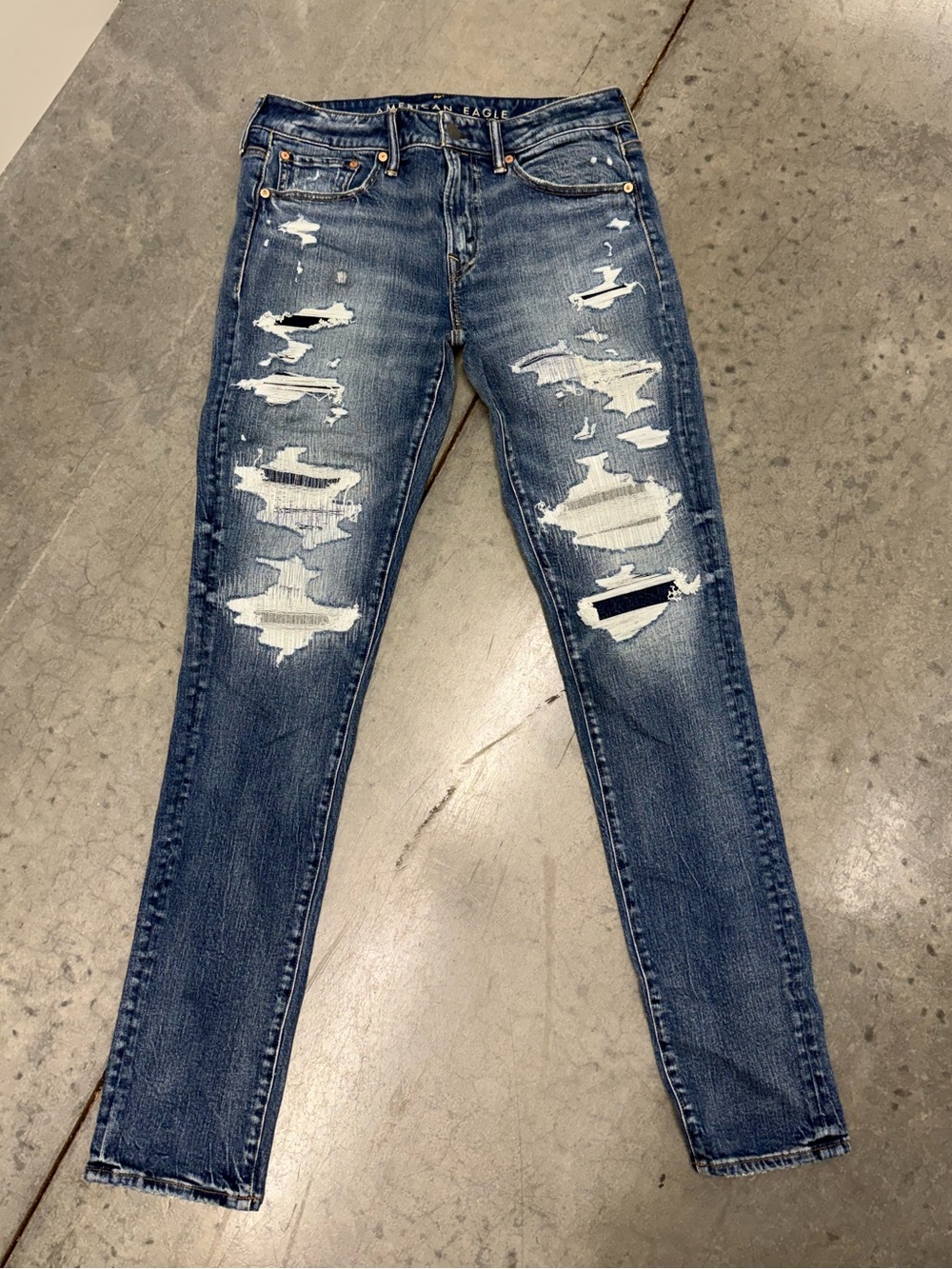 NWOT American Eagle Ripped Skinny Jeans 32x34